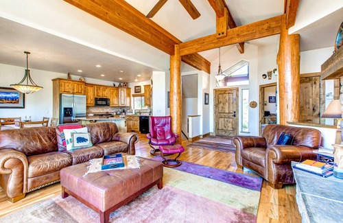 Pinebrook House | 2-story duplex in great location with private balcony, mountain views, fireplace