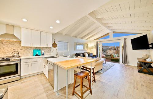 Balboa Peninsula House | 2 Story Home with Rooftop Deck next to the Bay & Beach