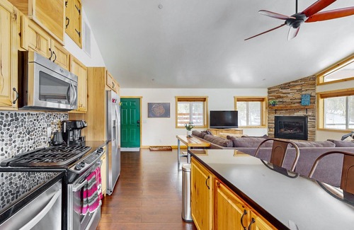Serene Lakes House | 2-story home with private beach, grill, deck, washer/dryer, & AC