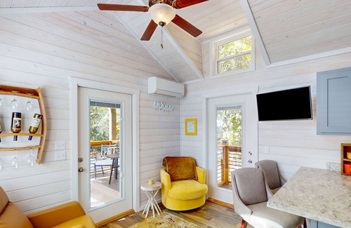 Clarkesville House | 2-story snowbird-friendly home with firepit, deck, porch, washer/dryer, & AC