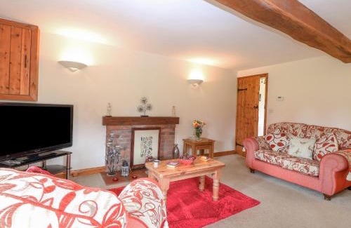 Hainford House | 2 Stud Cottage