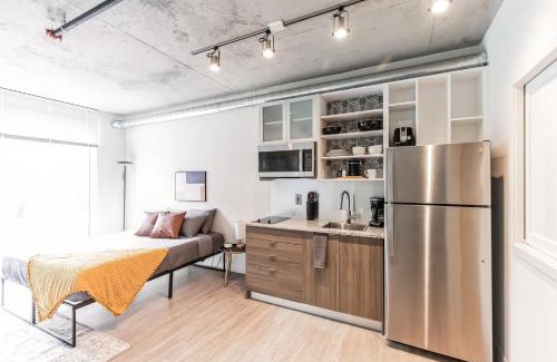 Cleveland Apartment | 2 Studios apartment w prime location