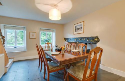 Dolwyddelan House | 2 Tan-y-castell