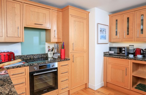 Bigbury-on-Sea Cottage | 2 THE BAY, family friendly, country holiday cottage in Bigbury