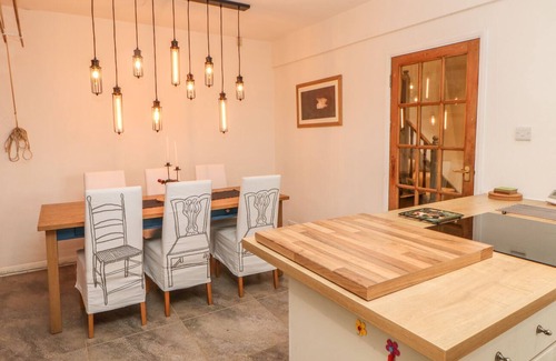 Romaldkirk Cottage | 2 THE COACH HOUSE, pet friendly, with open fire in Romaldkirk