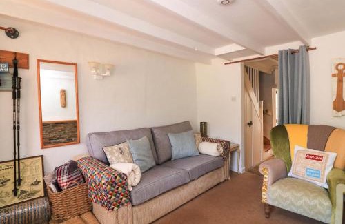 Hope-Cove House | 2 The Square