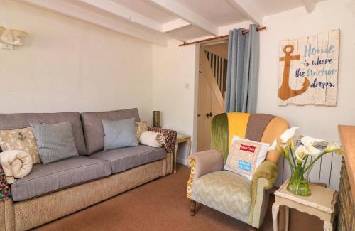 Hope-Cove House | 2 The Square