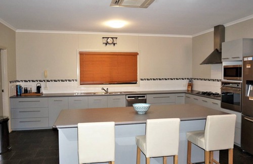 Exmouth House | 2 Trout Place - large well appointed home