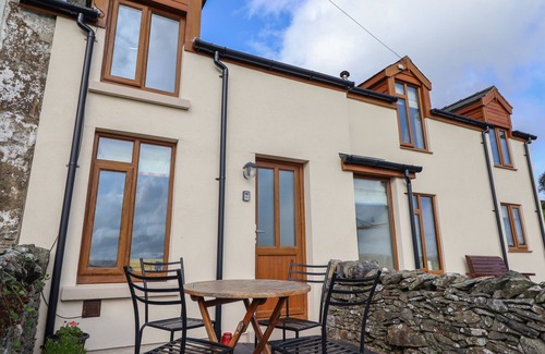 Cwmtirmynach Cottage | 2 TY CAPEL, pet friendly, character holiday cottage in Cerrigydrudion
