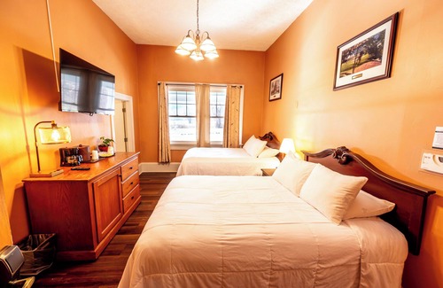 Shawnee On Delaware Hotel | 2 Units | Embrace Nature from a Modern, Historic Haven in Pocono Mountains
