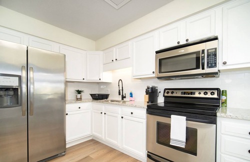 Southpoint House | 2 units of a Quadplex