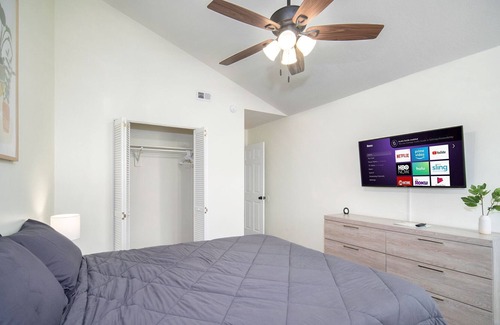 Southpoint House | 2 units of a Quadplex