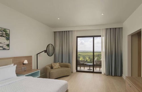 La Romana Hotel | 2 Units w/Balcony | Pool, Onsite Dining & Free Parking | Near the Beach
