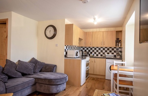 Forres Apartment | 2 Varis Apartments