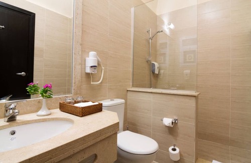 Makadi Bay Resort | 2 Vibrant Rooms with Balcony and Outdoor Pool with Easy Access to Makadi Beach