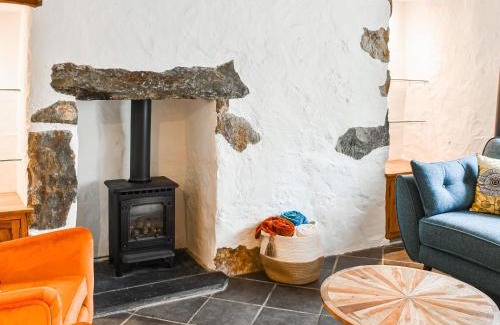 Rhyd-y-clafdy House | 2 White Horses Cottages