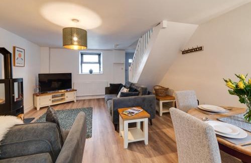 Bangor House | 2 Ysgoldy