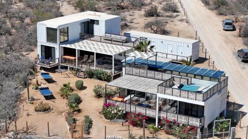 El Sargento House | 20-30 Knots- Stylish Gaming Eco Homes Hot Tub