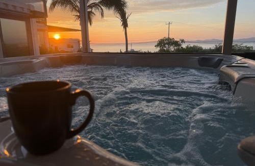 El Sargento House | 20-30 Knots- Stylish Gaming Eco Homes Hot Tub