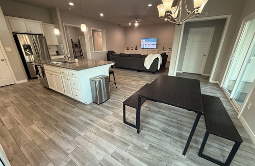 Pumpkin Center House | 20 Beds Pool Spacious 5BR Home for Big Groups, Teams, or Crews
