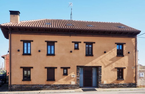 Valverde de la Virgen House | 200 m² House ∙ 5 bedrooms ∙ 16 guests