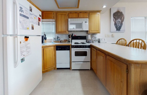 Breckenridge Ski Chalet | 20 min ski-10 min to Breck-Heated Pool-Hot Tubs