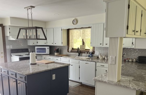 Tyrone Other | 20 min to State College! 1860’s country home. Spacious/quiet/walking tr