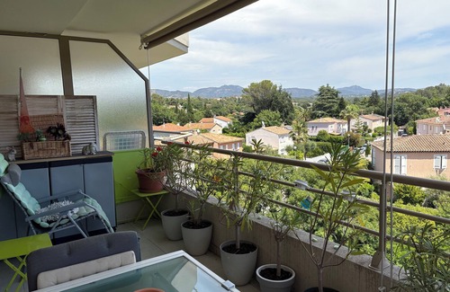Valescure Apartment | 20 mns from beaches and center of St Raphaël.2 50m2 type with nice terrace.