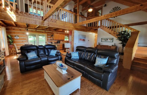 Dandridge Cabin | 20% Off Book By 9/30 Lake & Mountain View, Hot Tub