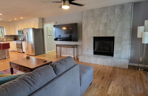 Dandridge House | 20% OFF Book by 9/30 Lake Dock Pavillion Hot Tub