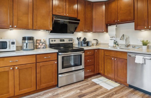 Foster City House | 20% OFF Cozy 2B/1.5B Modern House in Foster City. Pet-Friendly!