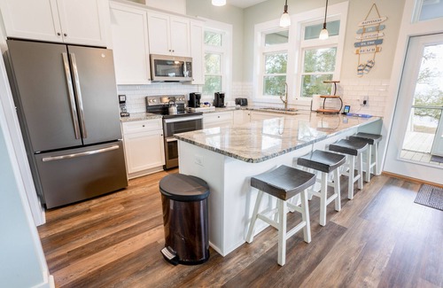 Magnolia Bluffs House | 20% OFF FALL! Quiet, Bayfront Seclusion w/Pond, Dogs Welcome!