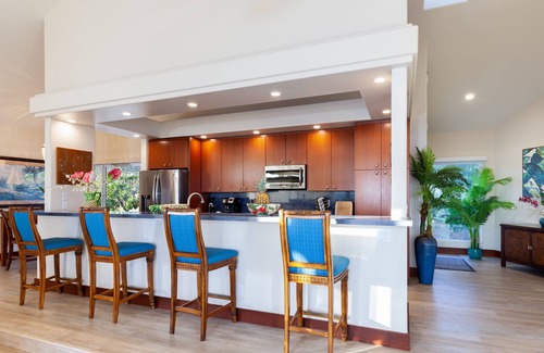 Kamuela House | 20%+ Off Oct or Nov'25 - Breathtaking Ocean, Coast, 4 Volcano Views + Pool & Spa