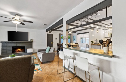 Racquet Club South House | 20% Off Sept Spacious Rooms W/Private Pool/Hot Tub