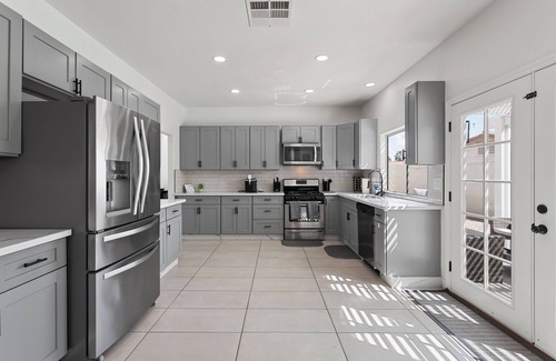River Mountain House | 20% OFF your next Luxury Haven wt HEATED Pool-Spa & RV Parking
