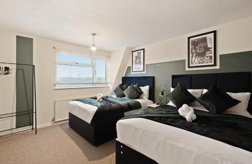 Belluton House | 20 percent off! Large Spacious Abode with Games Room!