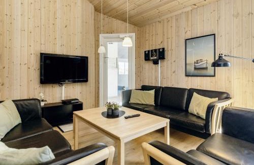 Nr. Lyngby House | 20 person holiday home in Løkken