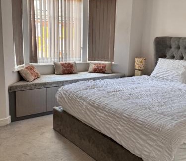 Slough House | 20 Starling Crescent, Kings Reach