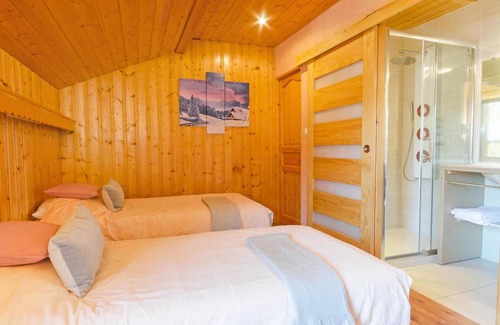Le Bettaix Ski Chalet | 200 m² Chalet ∙ 6 bedrooms ∙ 12 guests