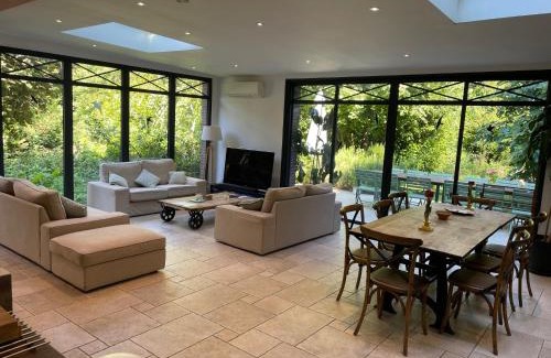 Montevrain Villa | 200 M2 Dreamhouse for 10 with private pool and garden in beautiful park