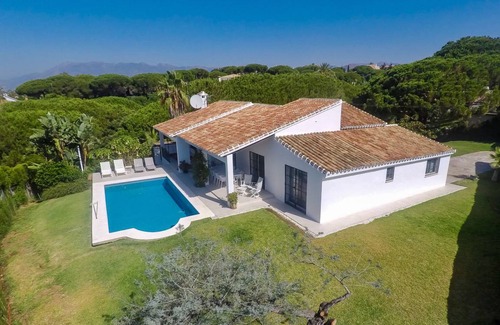 Elviria Villa | 200 m² Villa ∙ 4 bedrooms ∙ 10 guests