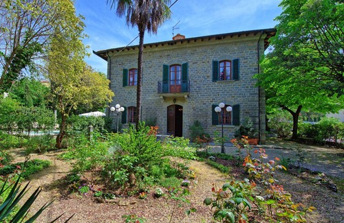 Camucia Villa | 200 m² Villa ∙ 5 bedrooms ∙ 9 guests