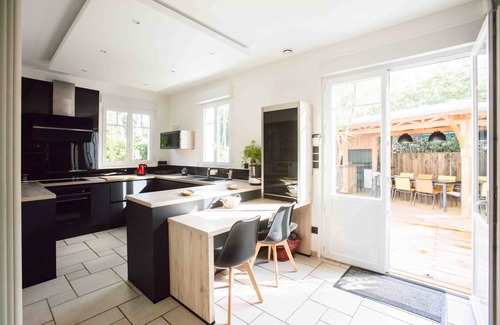 Cap-Ferret House | 200 meters from the beach: VILLA IN THE CENTER of Cap Ferret, beautiful garden with trees