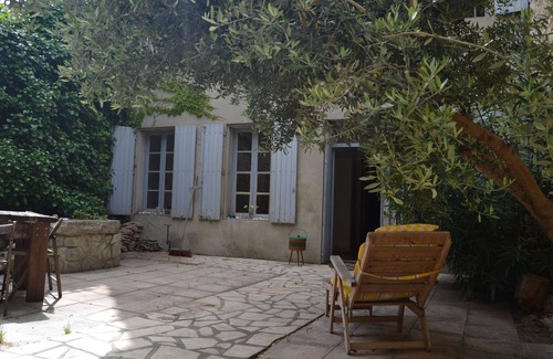Sigean House | 200 year old, large townhouse with romantic patio