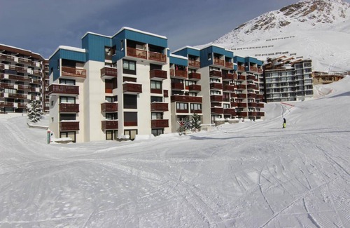 Val-Thorens Apartment | 200m from resort center, 4th floor, balcony, tv, ski locker, 39m², Val Thorens