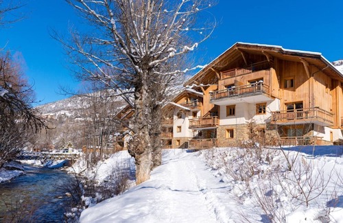 Saint-Chaffrey Apartment | 200m from resort center, fitness, swimming pool, terrace, balcony, tv, ski locker, 33-38m²