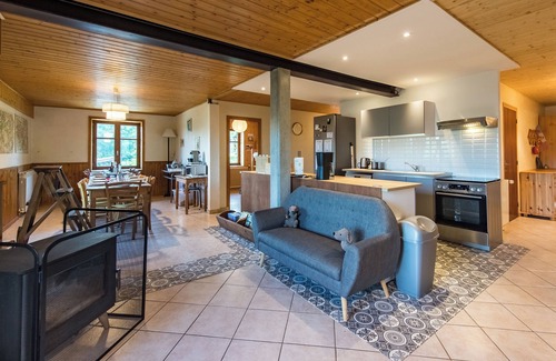 Albiez-le-Jeune Ski Chalet | 200m² chalet for 14 people with a panoramic view of the valley