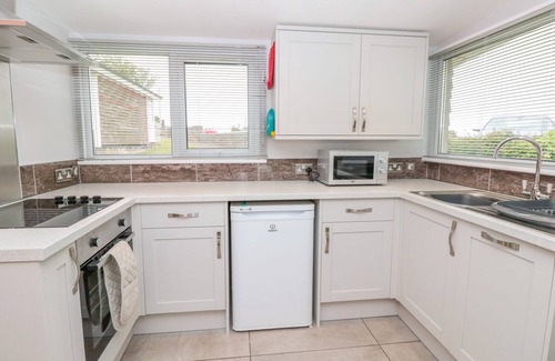 Dartmouth Cottage | 201 Norton Park