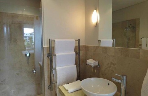 Victoria and Alfred Waterfront Apartment | 202 Kylemore