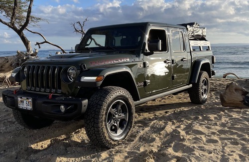 Kahului House | 2022 Jeep Gladiator Rubicon with a Rooftop tent & all the amenities!